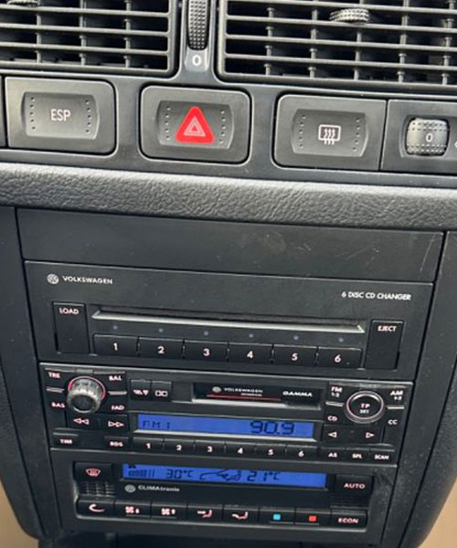 VW Golf IV Doppel DIN-Radio Einbaurahmen und Anschlusskabel - Autoradio  Einbau Integration für viele Fahrzeuge